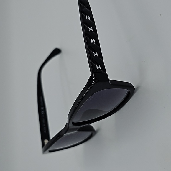 CHANEL POLARIZED SUNGLASSES AcetateBlack. Lenses:Gray,Polarized Ref.5484… - Picture 5 of 16